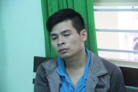 Đối tượng cướp giật vé số của bà cụ tại cơ quan công an. a1_bolz