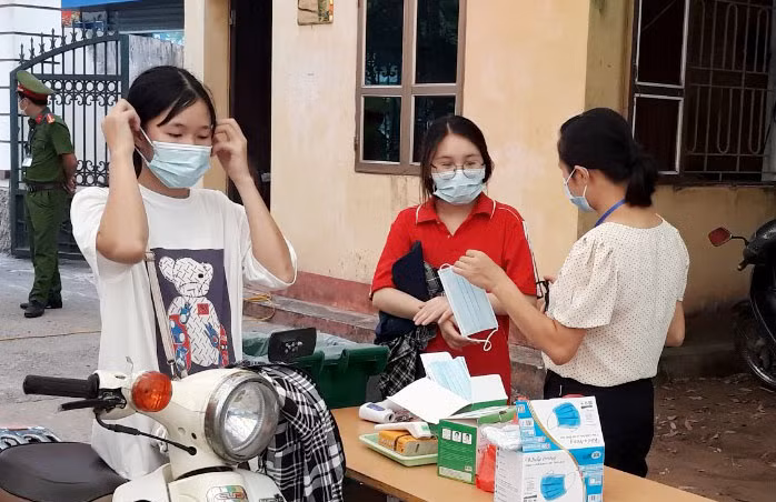 Thí sinh tỉnh Hưng Yên dự thi môn Ngữ văn sáng nay.