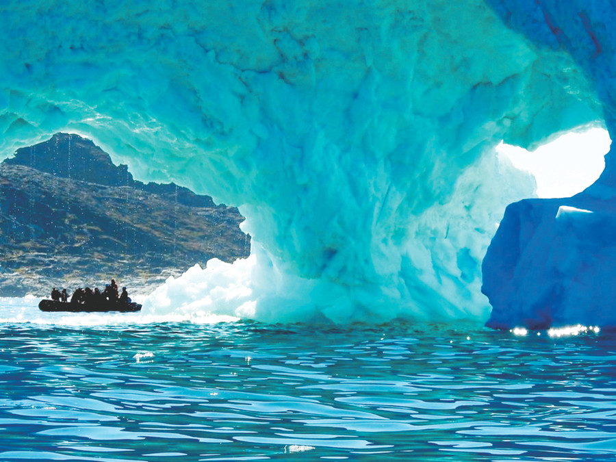 Tuy đầy nguy hiểm, nhưng băng trôi lại là tài nguyên du lịch đắt giá của Ilulissat