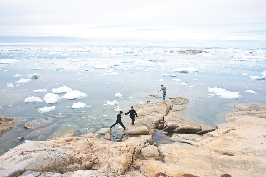 Bờ biển đầy băng trôi tĩnh lặng có thể bất ngờ dậy sóng