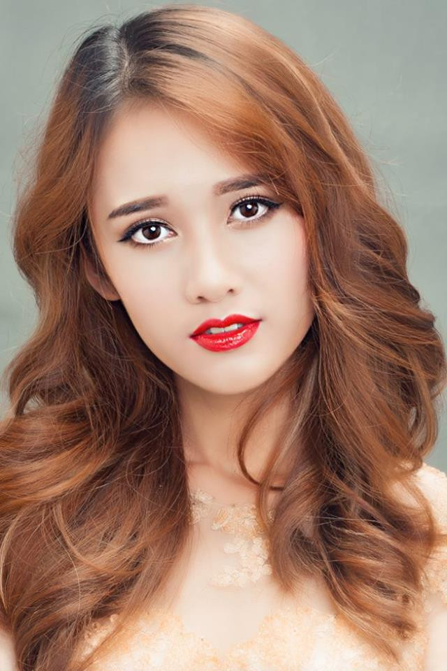 trang diem nong nan, noi bat nhu hoa hau pham huong hinh anh 4