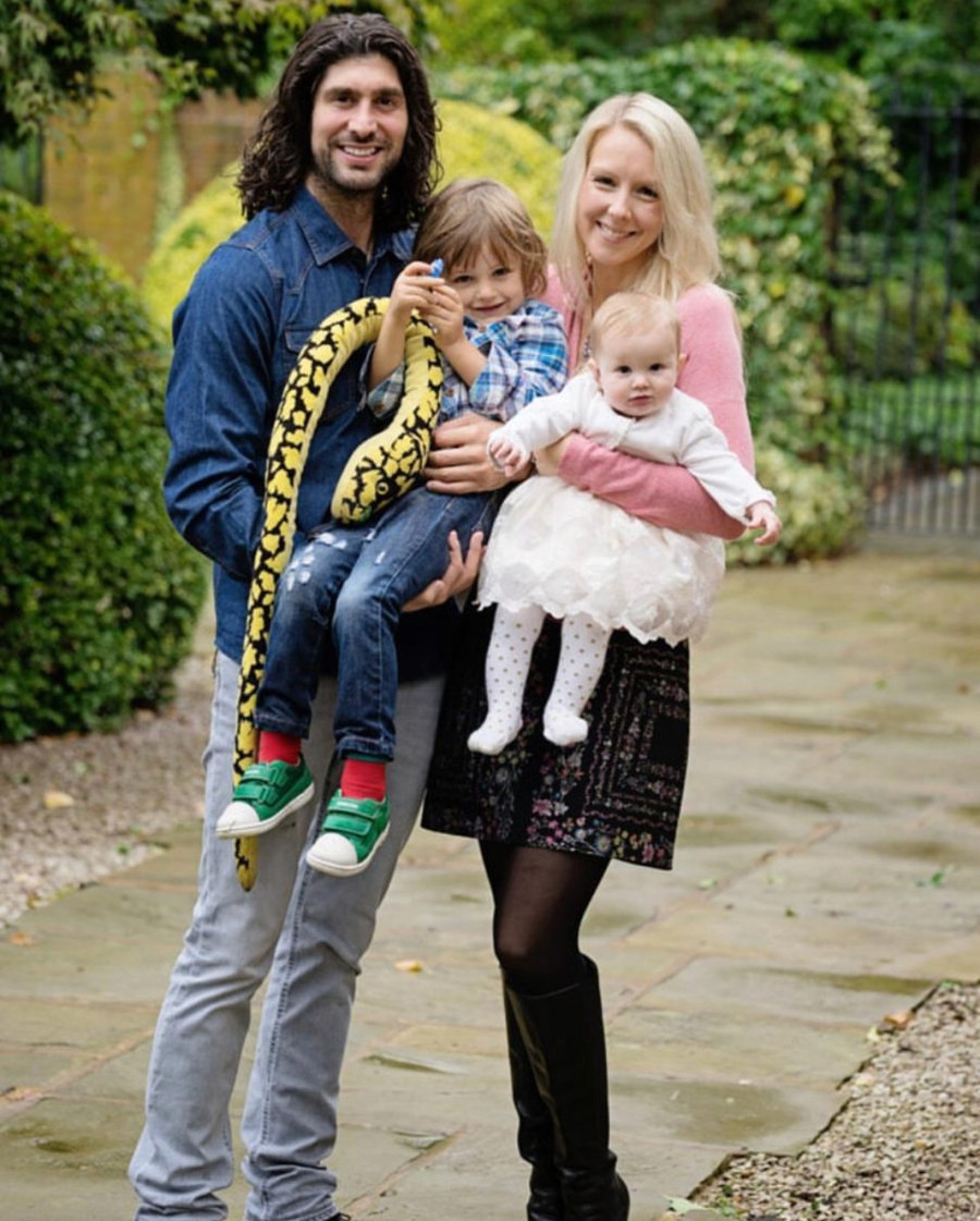 Cô đã có thêm 2 con nhỏ với người chồng hiện tại Cô đã có thêm 2 con nhỏ với người chồng hiện tại