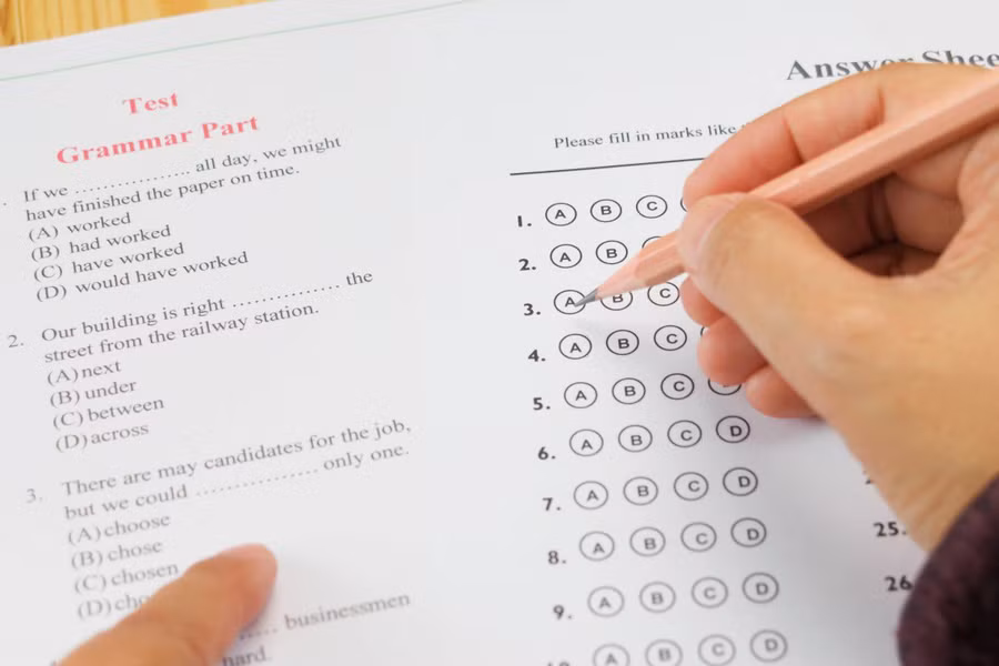 Giúp sinh viên Trung Quốc gian lận thi cử lấy thị thực, 5 công dân Mỹ bị bắt 