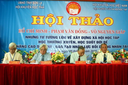 đoàn chủ tọa Hội thảo