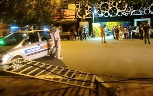 Cất “xế hộp” giúp khách, nhân viên bãi xe gây tai nạn liên hoàn ảnh 1