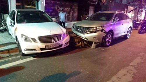 Cất “xế hộp” giúp khách, nhân viên bãi xe gây tai nạn liên hoàn ảnh 2