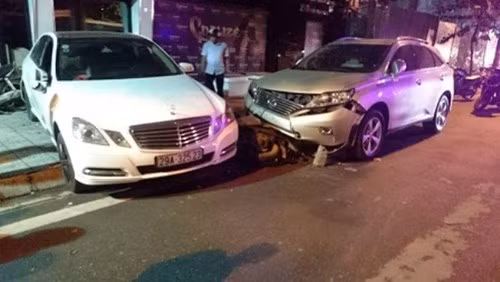 Cất “xế hộp” giúp khách, nhân viên bãi xe gây tai nạn liên hoàn ảnh 2