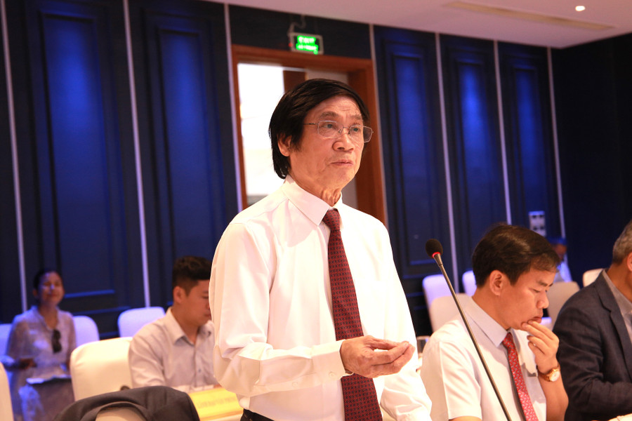 Ông Trần Ngọc Chính – Chủ tịch Hội Quy hoạch phát triển đô thị Việt Nam trao đổi tại Hội thảo về phát triển đô thị Thừa Thiên - Huế thành đô thị loại I Trung ương. Ông Trần Ngọc Chính – Chủ tịch Hội Quy hoạch phát triển đô thị Việt Nam trao đổi tại Hội thảo về phát triển đô thị Thừa Thiên - Huế thành đô thị loại I Trung ương.