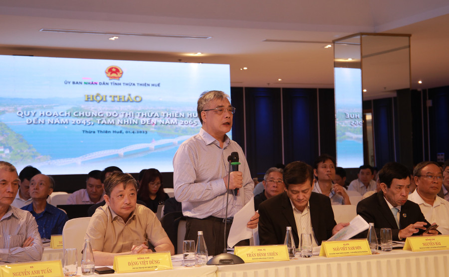 Ông Trần Đình Thiên – Nguyên Viện trưởng Viện Kinh tế Việt Nam trình bày ý kiến tại Hội thảo. (Ảnh: Hoàng Hải). Ông Trần Đình Thiên – Nguyên Viện trưởng Viện Kinh tế Việt Nam trình bày ý kiến tại Hội thảo. (Ảnh: Hoàng Hải).