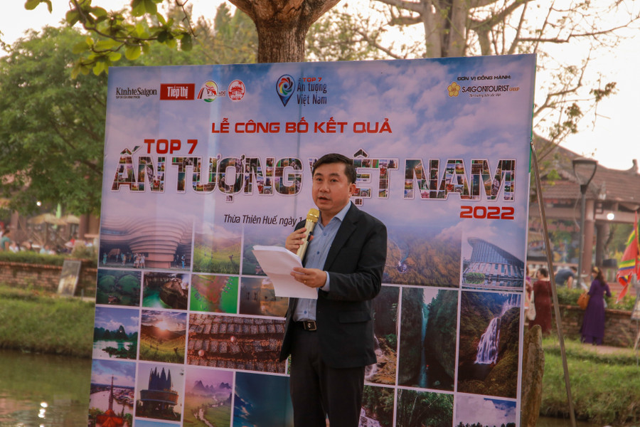 Ông Nguyễn Văn Phúc - Giám đốc Sở Du lịch tỉnh Thừa Thiên – Huế phát biểu tại buổi lễ. Ông Nguyễn Văn Phúc - Giám đốc Sở Du lịch tỉnh Thừa Thiên – Huế phát biểu tại buổi lễ.