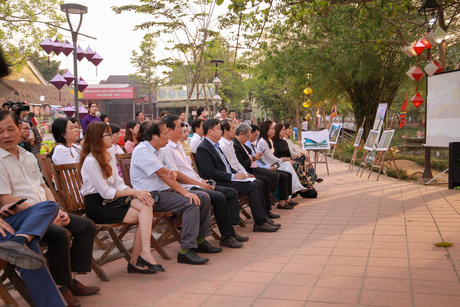 Lễ công bố kết quả “Top 7 Ấn tượng Việt Nam 2022” diễn ra tại cầu Ngói Thanh Toàn - Di tích cấp Quốc gia gắn liền với bề dày lịch sử, văn hóa xứ Huế. Lễ công bố kết quả “Top 7 Ấn tượng Việt Nam 2022” diễn ra tại cầu Ngói Thanh Toàn - Di tích cấp Quốc gia gắn liền với bề dày lịch sử, văn hóa xứ Huế.