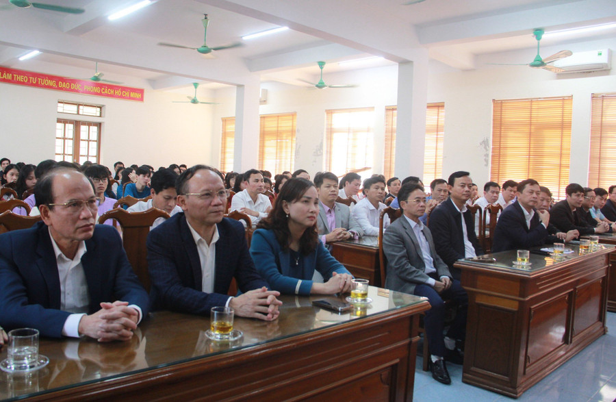 Các đại biểu tham dự buổi gặp mặt. Các đại biểu tham dự buổi gặp mặt.