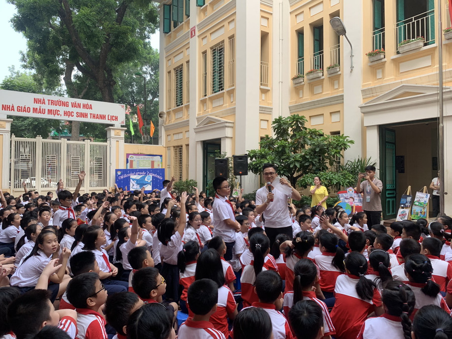HS hào hứng với các câu hỏi về bảo vệ môi trường HS hào hứng với các câu hỏi về bảo vệ môi trường