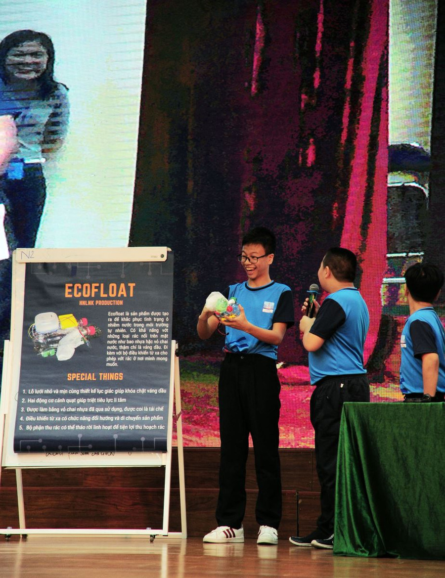 Thuyền vớt rác đoạt giải Nhất khi thuyết phục được BGK về tính ứng dụng trong cuộc sống Thuyền vớt rác đoạt giải Nhất khi thuyết phục được BGK về tính ứng dụng trong cuộc sống