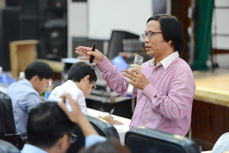 GV chia sẻ tại buổi tập huấn GV chia sẻ tại buổi tập huấn