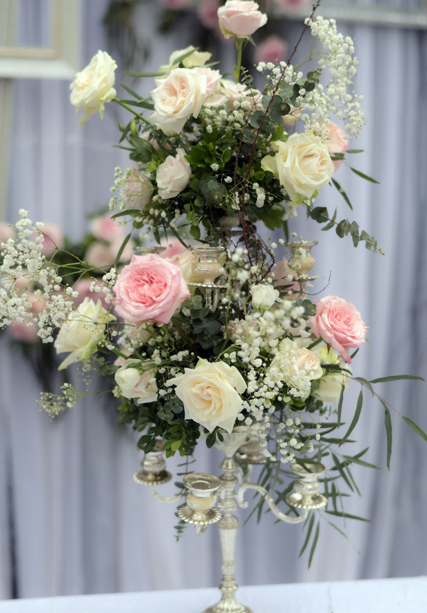 Lâu đài lộng lẫy như bước ra từ truyện cổ tích trong không gian tiệc cưới của Duy Mạnh - Ảnh 8.