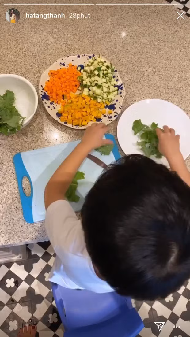 Nhà chẳng có gì ngoài điều kiện, Hà Tăng vẫn dạy hai con sớm tự lập ảnh 2