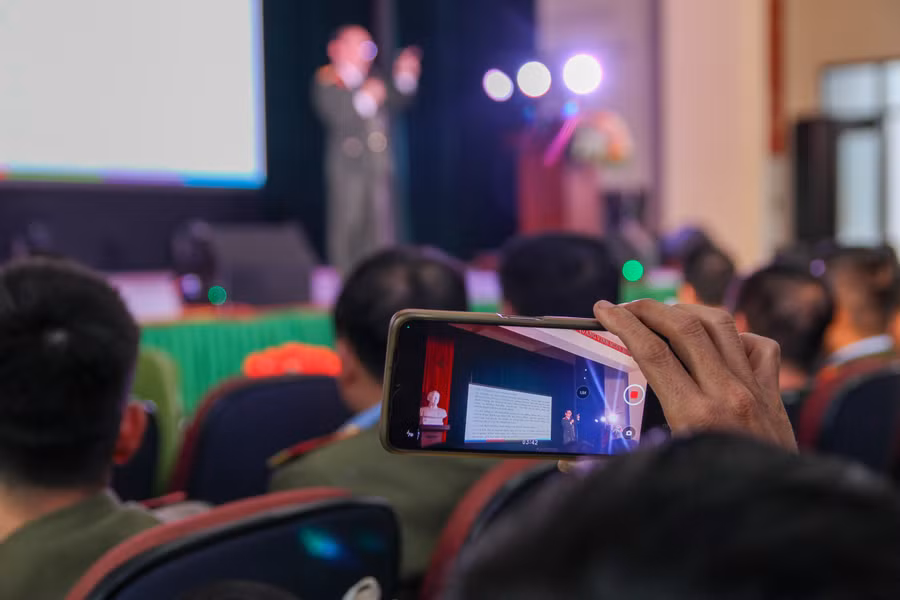 Thông qua chương trình tập huấn, cán bộ, giảng viên và sinh viên sẽ vận dụng được tốt nhiều kiến thức trong thực tiễn đời sống. (Ảnh: Hoàng Hải - Đại Dương). Thông qua chương trình tập huấn, cán bộ, giảng viên và sinh viên sẽ vận dụng được tốt nhiều kiến thức trong thực tiễn đời sống. (Ảnh: Hoàng Hải - Đại Dương).