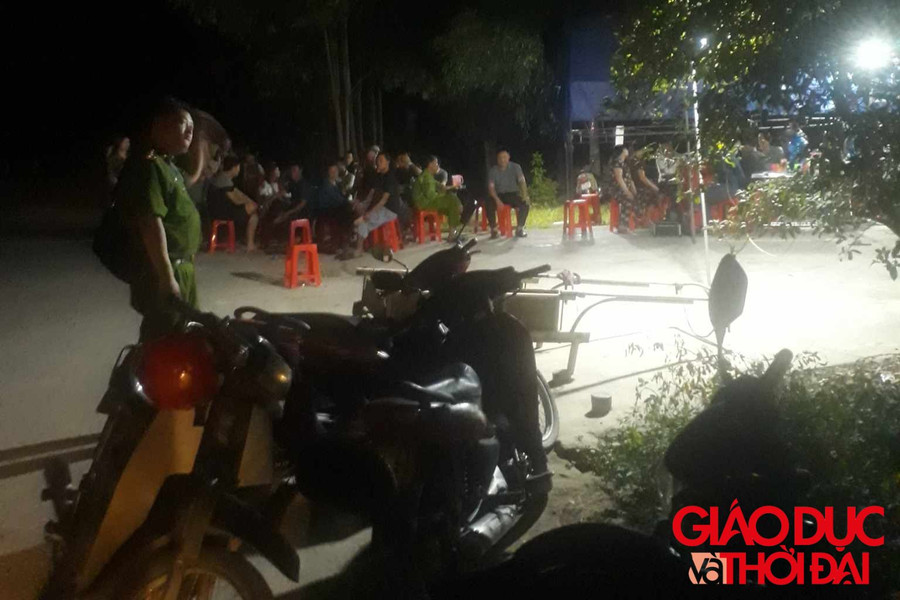 Ngay sau khi vụ việc xảy ra, lực lượng chức năng đã có mặt để điều tra, làm rõ. (Ảnh: CN)