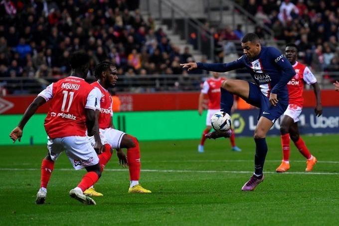 Mbappe không thể giúp PSG có được chiến thắng. Mbappe không thể giúp PSG có được chiến thắng.
