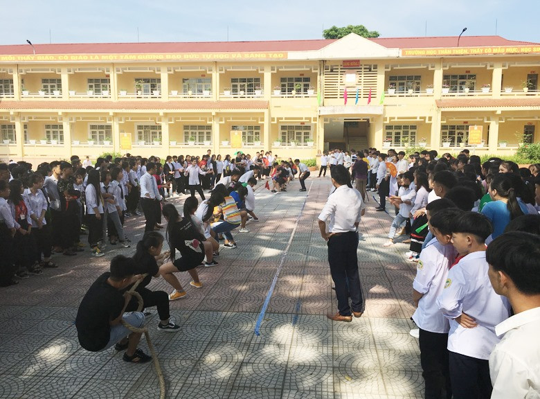 Hào hứng với trò chơi kéo co