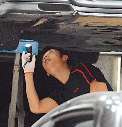 Sao thế giới hết thời: Người bán đồ vỉa hè, kẻ khó ngóc đầu làm lại - Ảnh 12. Sao thế giới hết thời: Người bán đồ vỉa hè, kẻ khó ngóc đầu làm lại - Ảnh 12.