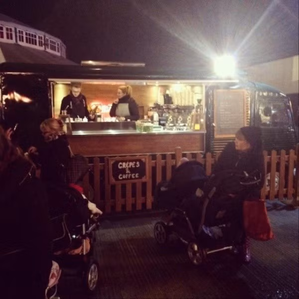 Sao thế giới hết thời: Người bán đồ vỉa hè, kẻ khó ngóc đầu làm lại - Ảnh 3.