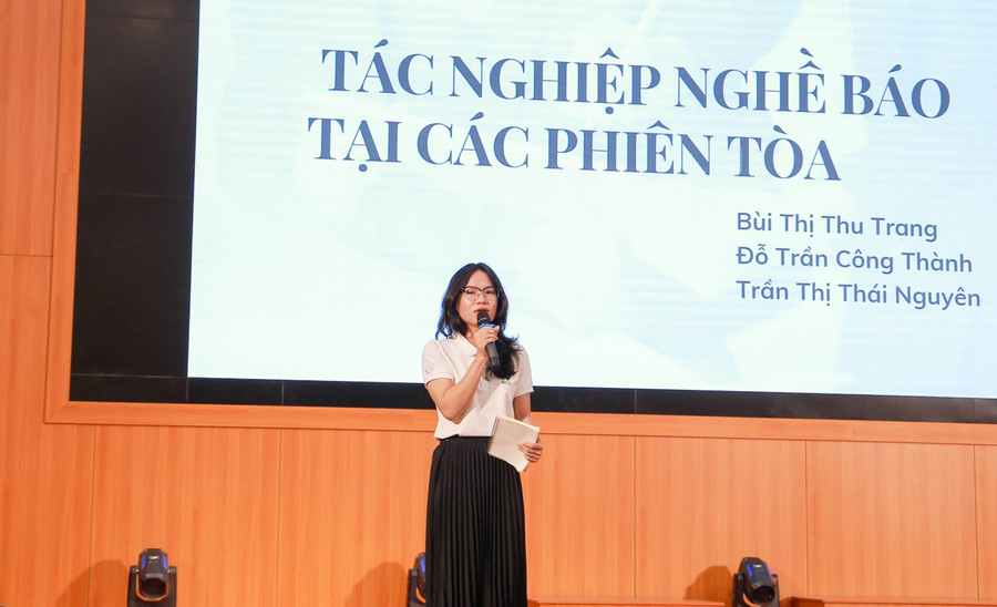 Tham luận "Tác nghiệp nghề báo tại các phiên tòa" của nhóm sinh viên tại hội thảo. Tham luận "Tác nghiệp nghề báo tại các phiên tòa" của nhóm sinh viên tại hội thảo.