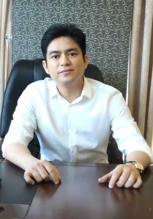 Bác sĩ thẩm mỹ: "Bất ngờ khi Phương Trinh phủ nhận yêu tôi" ảnh 3 chiem-quoc-thai.jpg