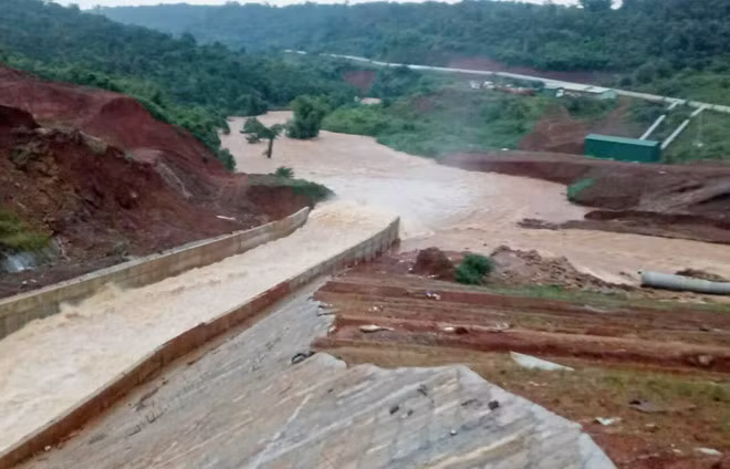 Nguy cơ vỡ đập/ Ảnh Internet