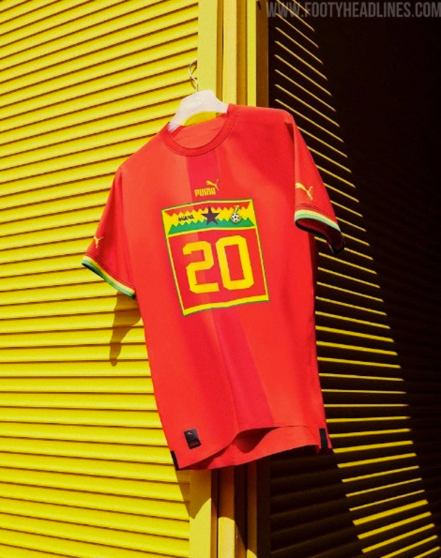 Puma cũng là thương hiệu sản xuất áo đấu cho Ghana nhưng bị chê xấu ‘đáng bị kiện’.