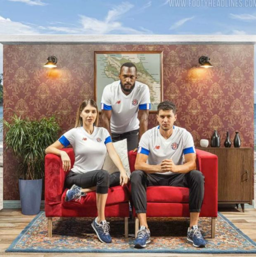 Áo đấu của Costa Rica được sản xuất bởi thương hiệu New Balance.