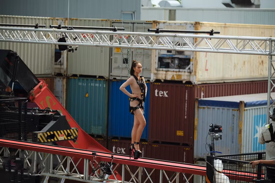 Trước khi nổi tiếng, Quỳnh Anh theo học ngành Du lịch của trường Đại học Công đoàn (Hà Nội).