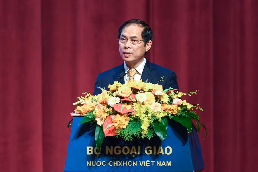 Bộ trưởng Bộ Ngoại giao Bùi Thanh Sơn phát biểu khai mạc Hội nghị Ngoại giao 31. Ảnh: VGP/Nhật Bắc.