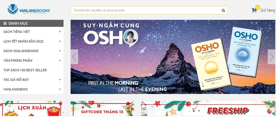 Khách hàng mua sách online, nhà xuất bản đẩy mạnh bán hàng trực tuyến