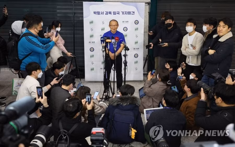 Huấn luyện viên Park trả lời truyền thông Hàn Quốc hôm 14/2.