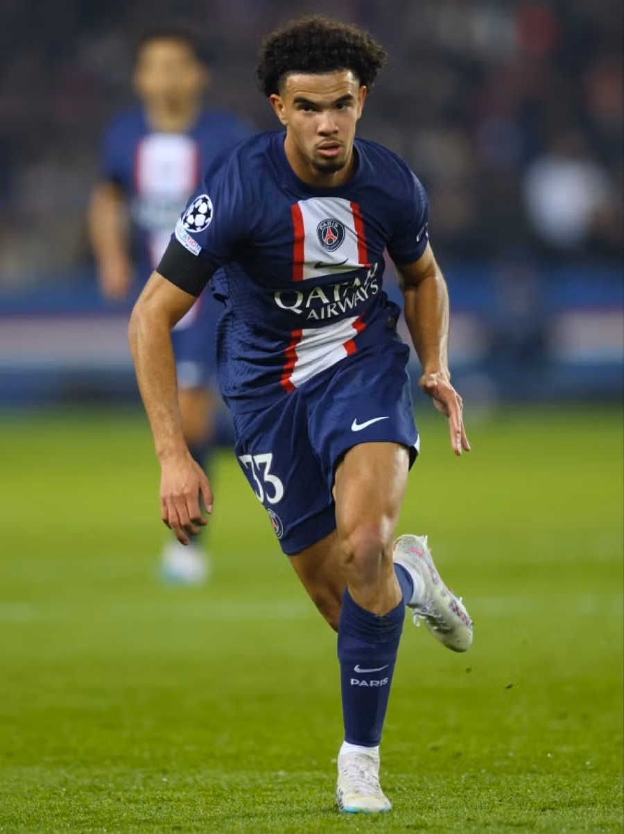 Zaire-Emery trở thành cầu thủ trẻ nhất từng đá chính tại vòng đấu loại trực tiếp Champions League.