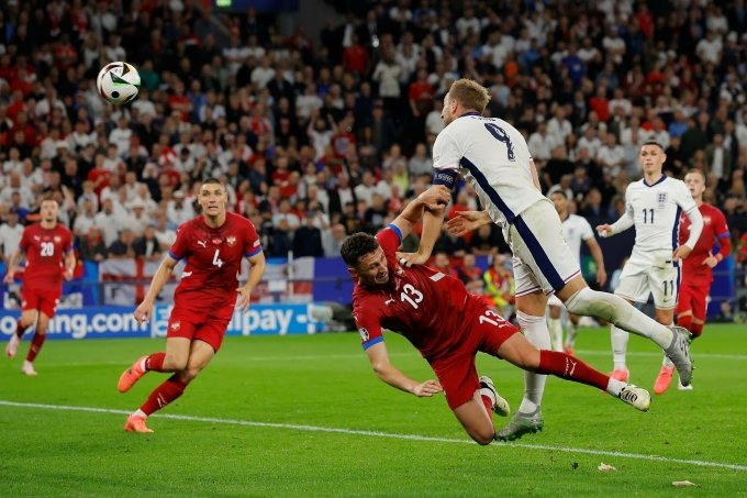 Harry Kane cũng phá kỷ lục cùng đội tuyển Anh tại EURO 2024. Harry Kane cũng phá kỷ lục cùng đội tuyển Anh tại EURO 2024.