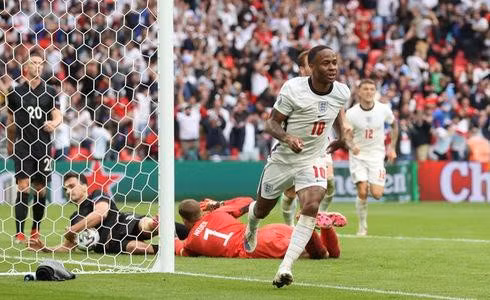 Sterling đang thi đấu bùng nổ trong màu áo Tam Sư tại EURO 2020.