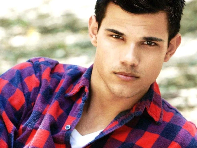 Taylor Lautner