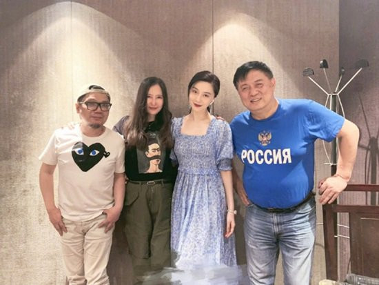 Xôn xao bức ảnh Phạm Băng Băng ôm em bé sơ sinh nghi là con đẻ ảnh 4 chua ket hon, buc anh pham bang bang om tre so sinh khien khan gia dung hinh - 6