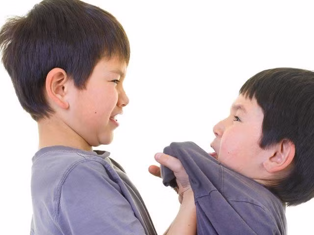 Minh Minh đã bị bạn bắt nạt ở trường. Ảnh minh họa. 