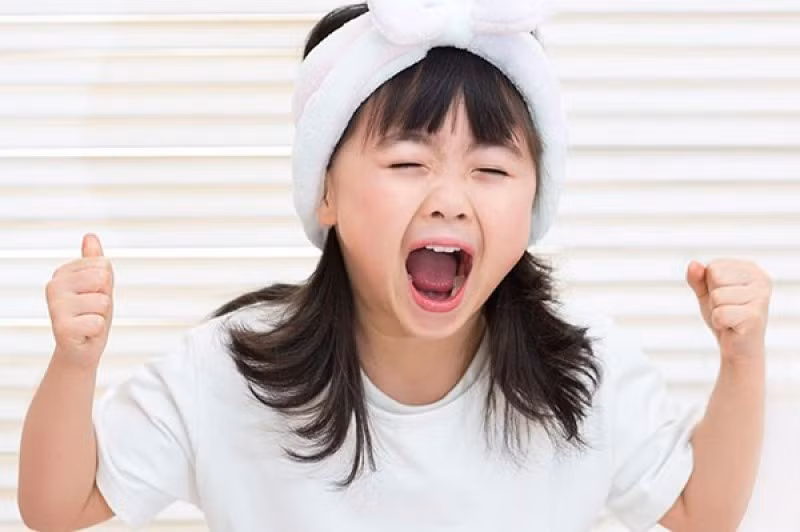 "Chúng phải bị rèn vào một cái khuôn định kiến hoặc xã hội nào đó để chúng thành nô lệ. Những đứa không khuất phục thì thành ngỗ nghịch thôi".