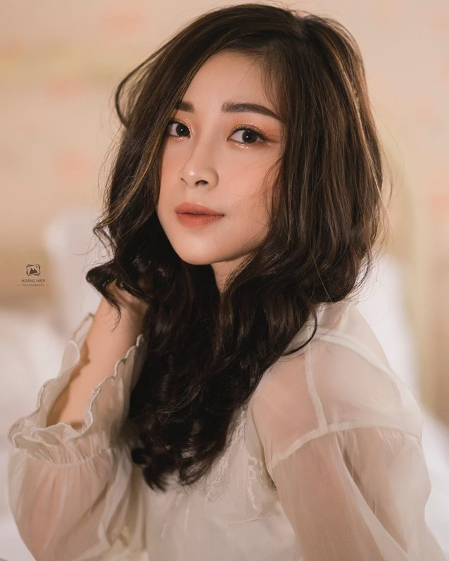  Nhật Linh theo đuổi phong cách nữ tính, ngọt ngào.