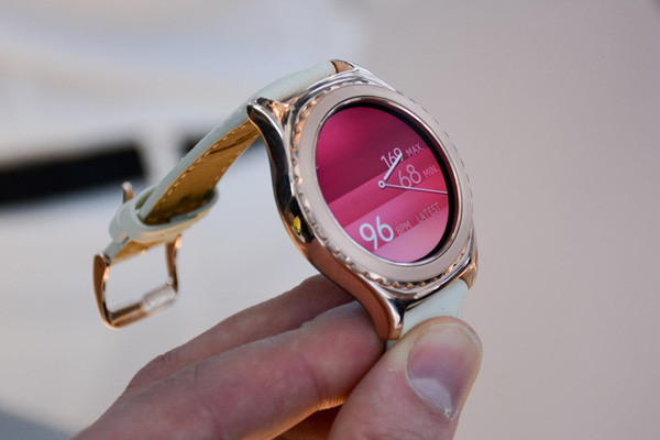 8 smartwatch xứng đáng được đeo trên tay phái đẹp - Ảnh 6. 8 smartwatch xứng đáng được đeo trên tay phái đẹp - Ảnh 6.