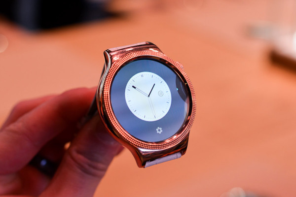 8 smartwatch xứng đáng được đeo trên tay phái đẹp - Ảnh 2. 8 smartwatch xứng đáng được đeo trên tay phái đẹp - Ảnh 2.
