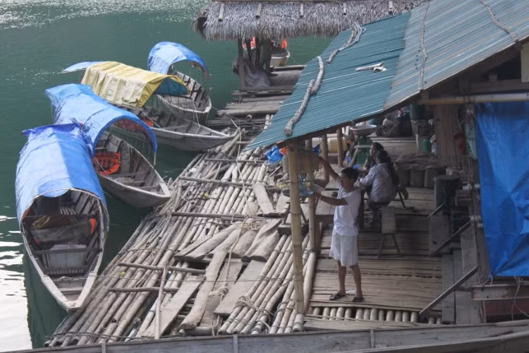 Hồ Bản Vẽ, điểm xuất phát ngược dòng Nậm Nơn.