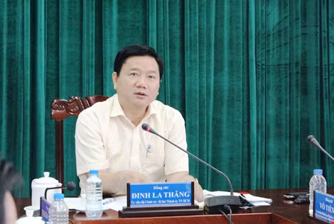 Bí thư Thăng: ‘Nhà mặt phố, bố làm to sao gọi là người nghèo’