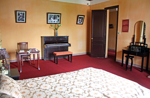 ben-trong-cung-hoang-hau-cuoi-cung-cua-phong-kien-viet-nam-1