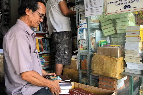 Tiệm sách miễn phí của người đàn ông “khùng” ở Sài Gòn - 3